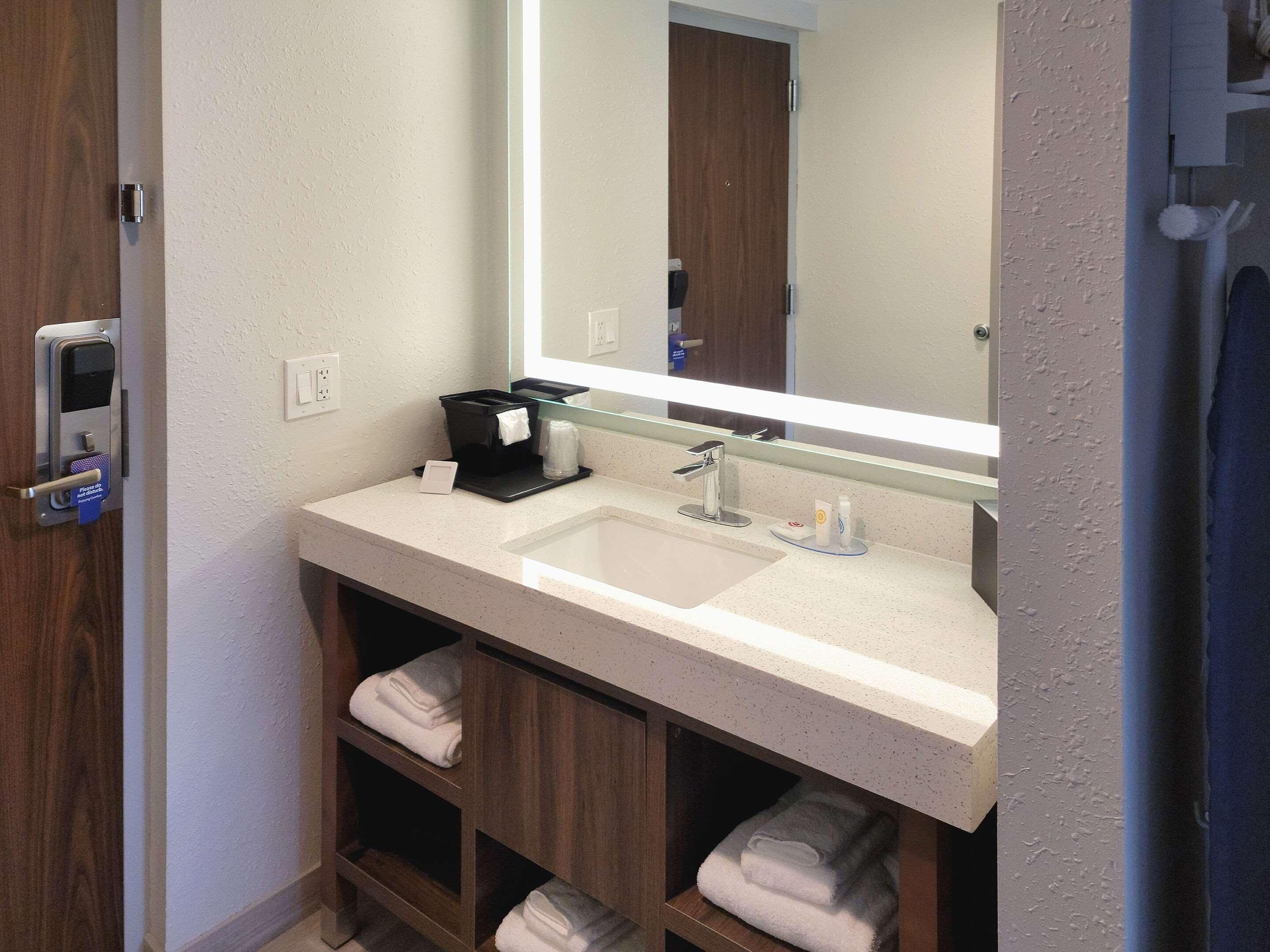 Hotel Comfort & Wyomissing-reading