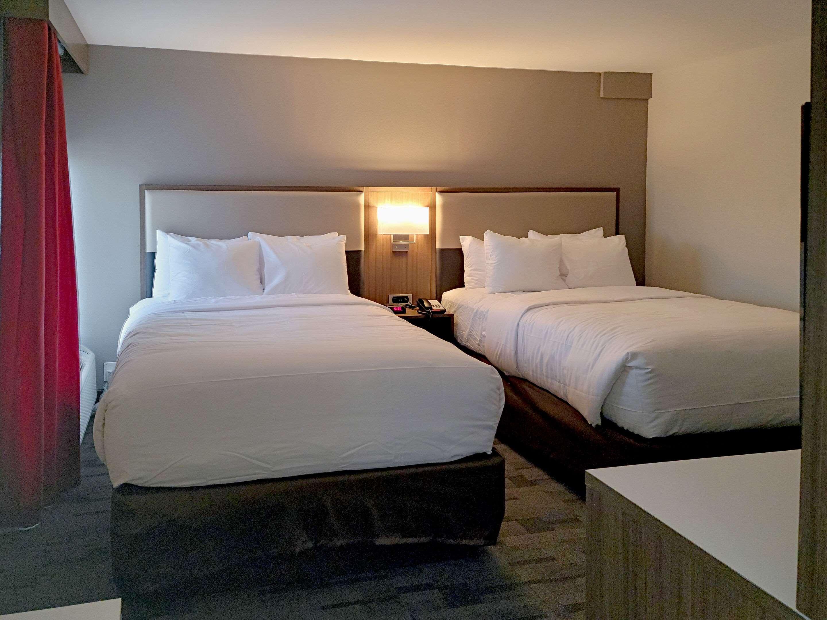 Comfort & Wyomissing-reading 2* Wyomissing