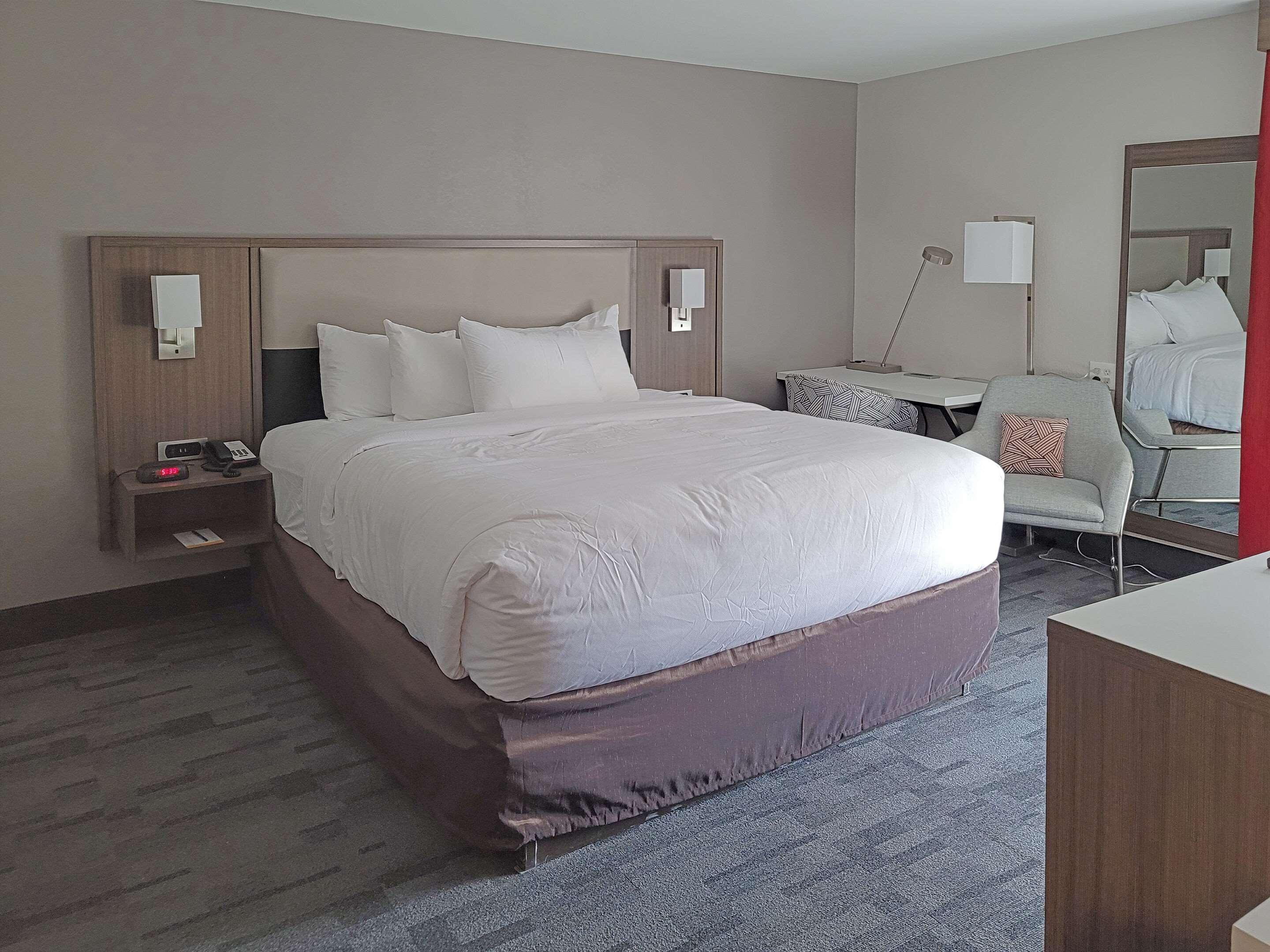 Comfort & Wyomissing-reading 2* Wyomissing