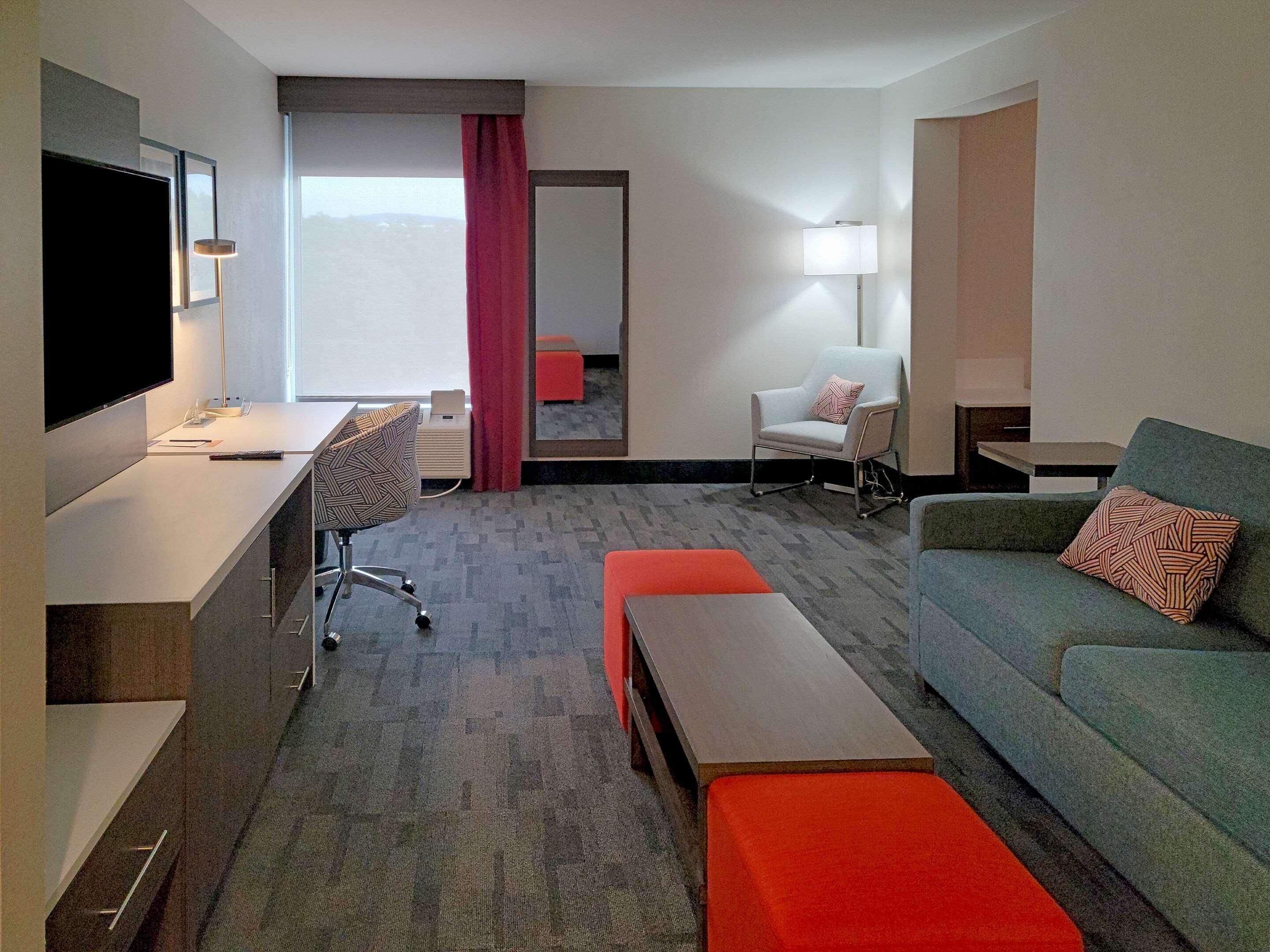 Comfort & Wyomissing-reading 2* Wyomissing